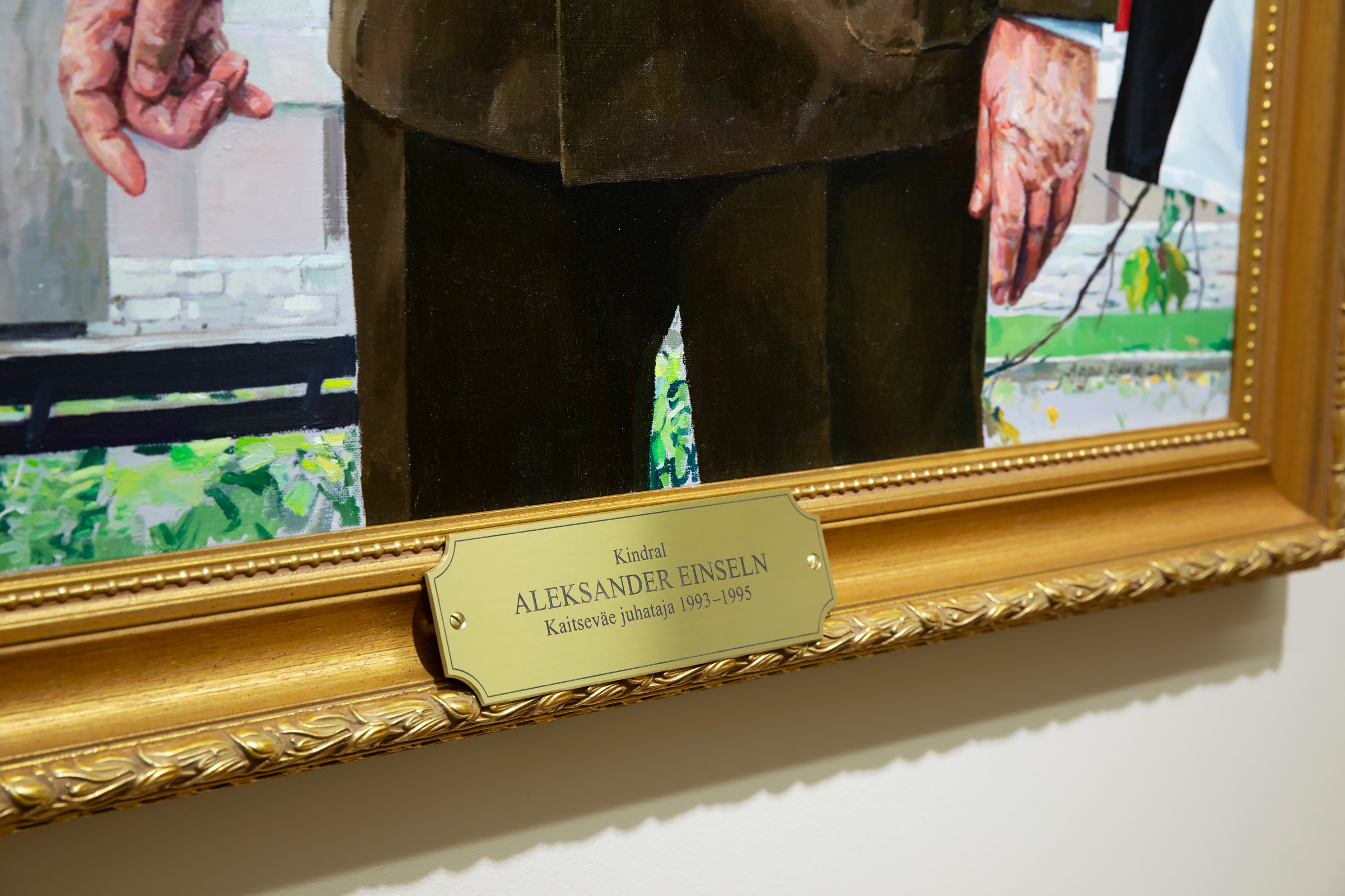 Kaitseväe juhatajate portreegalerii nimeplaadid