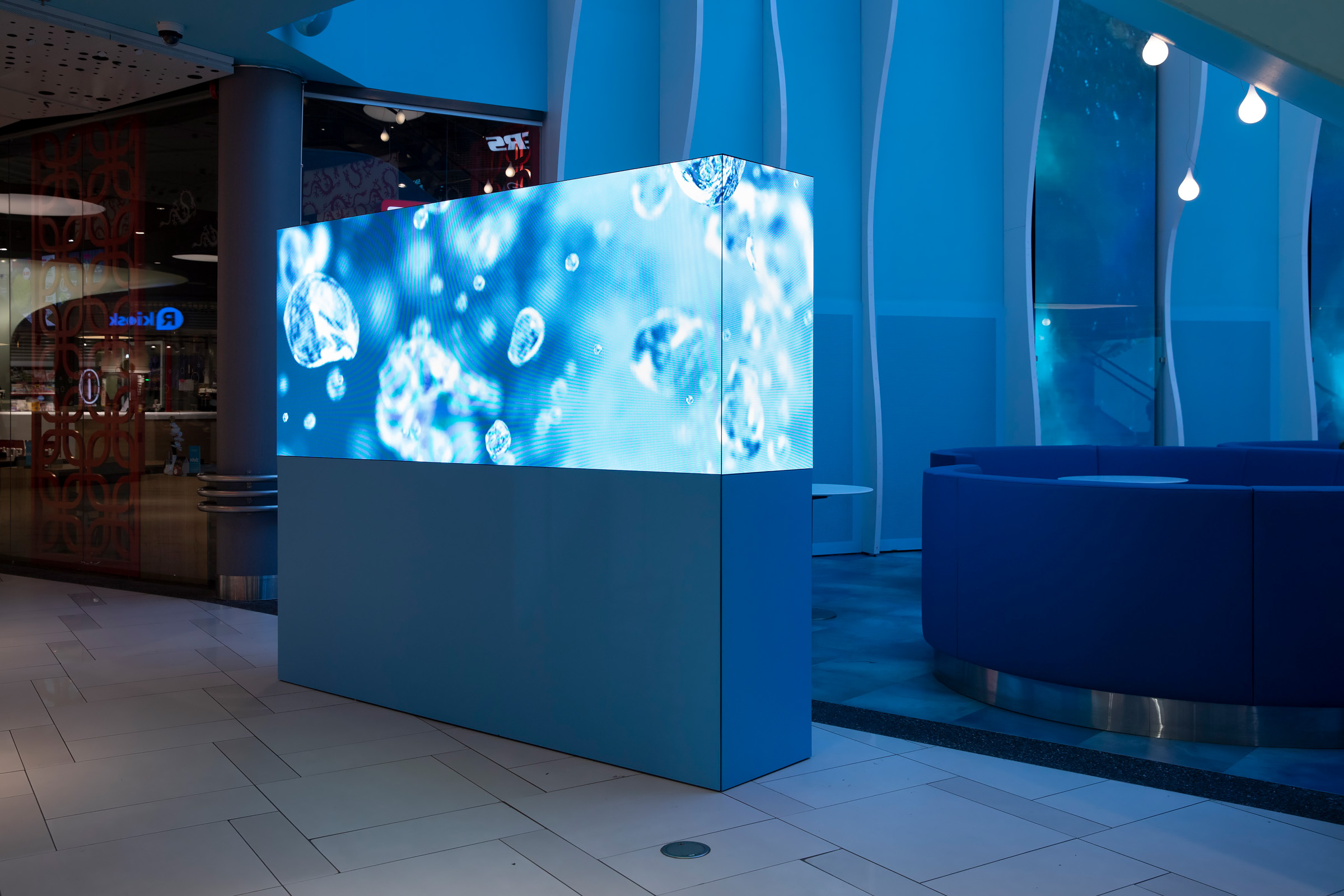 Ülemiste vee puhkeala ja digiakvaarium keskuse ruumis